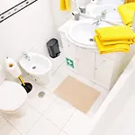 Apartman David's - Sunny Beachside Escape *